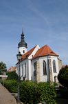 Klosterkirche, dahinter das Rathaus